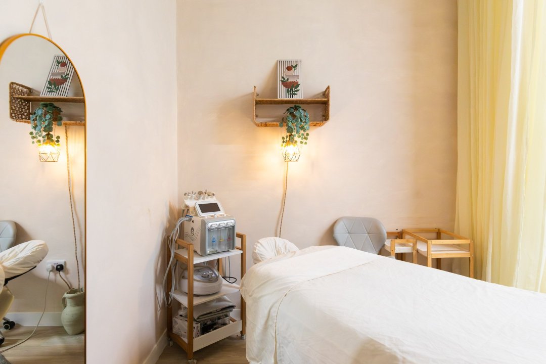 Indulge Pamper Relax - Wellness studio, Old Ford, London