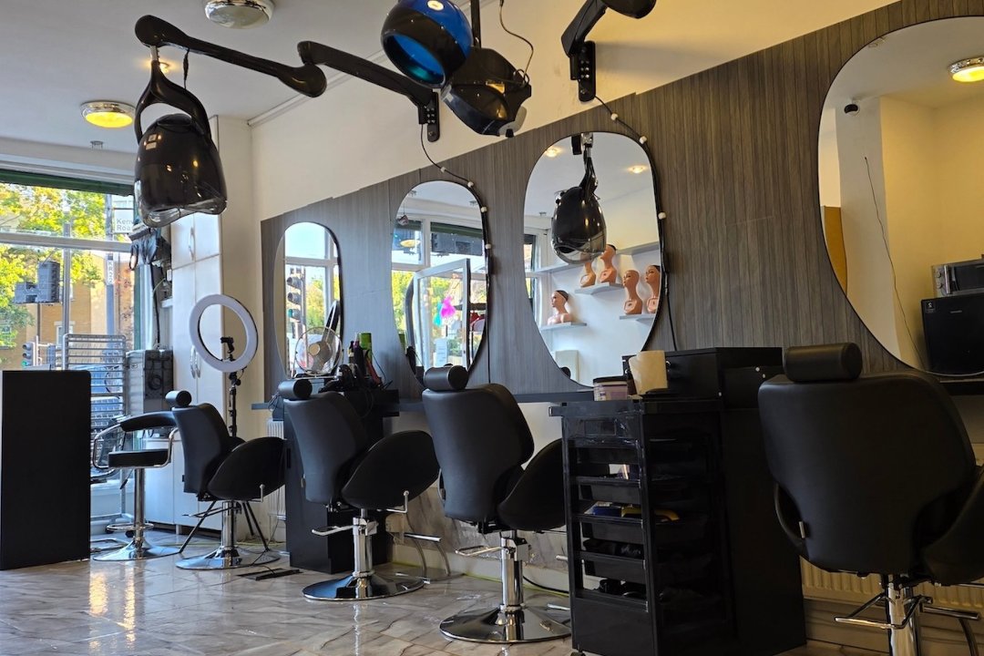 Monnysempire Beauty Lounge, Homerton, London