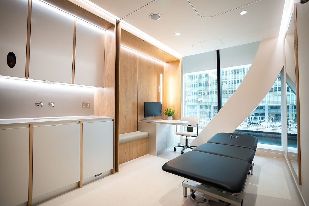 Thaisa bodywork, Heron Quays, London