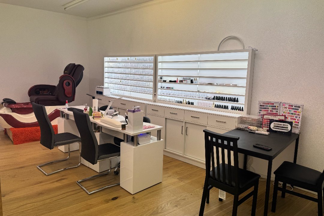 Helena Nails, Salzburg