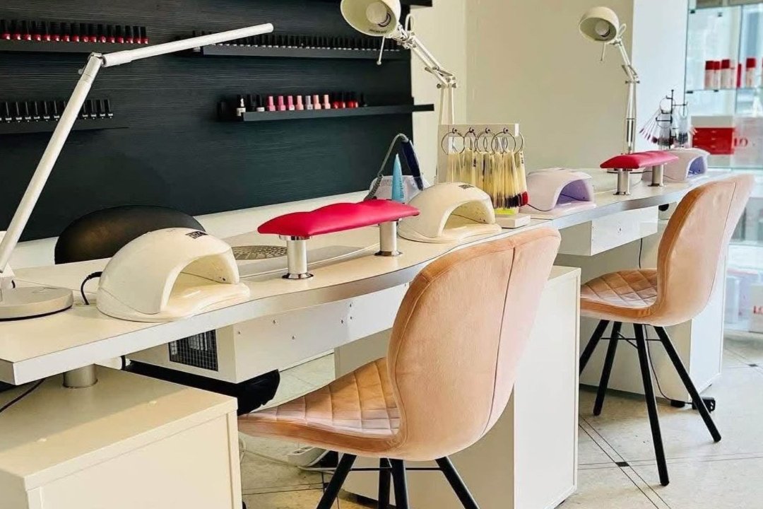 Malon schoonheidsspecialiste Antwerpen, Antwerp