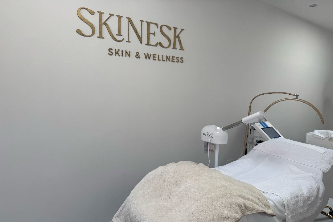 Skinesk, Ruislip Manor, London