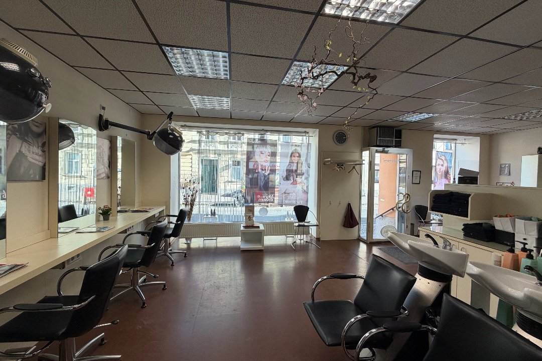 Hair by Yaldaz 2, Shopping Centre Nord, Wien