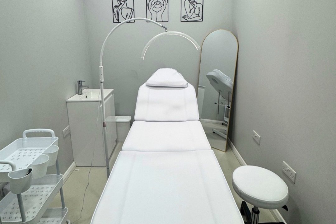 Soho  Massage   By:Sgbeauté Lounge, D'Arblay Street, London