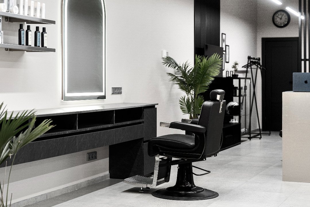 ARN Contemporary Hair & Barbering (NELON studija), Kudirkos aikšte, Vilnius