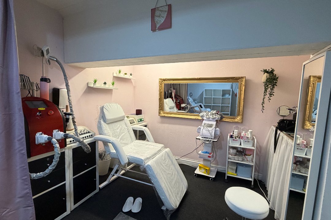 VIP Esthetic Beauty, Surrey Square Park, London