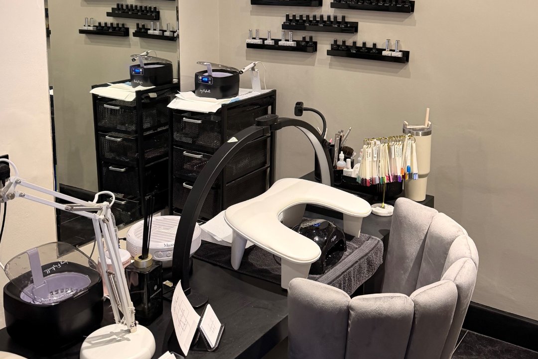 Katrina’s Nail Bar, Meols Cop, Merseyside