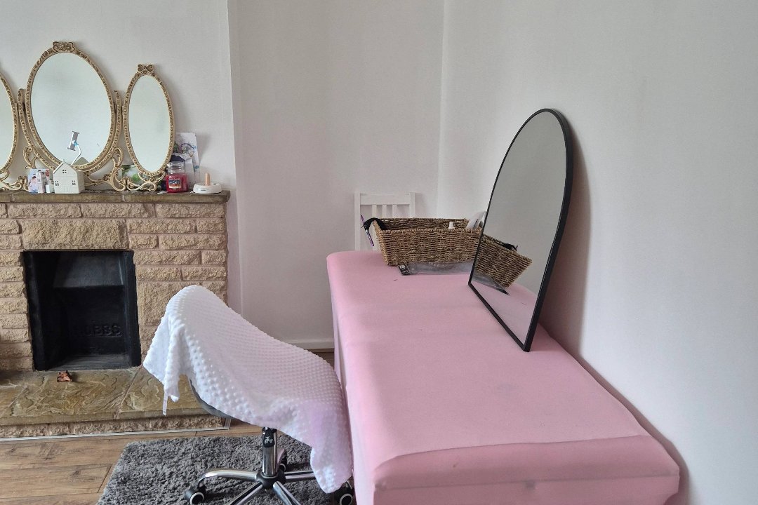 A Lash In Wonderland, Rowley Regis, Birmingham
