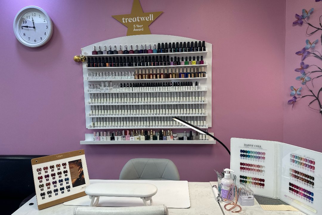 Nails by Lina, Commercial Road, London