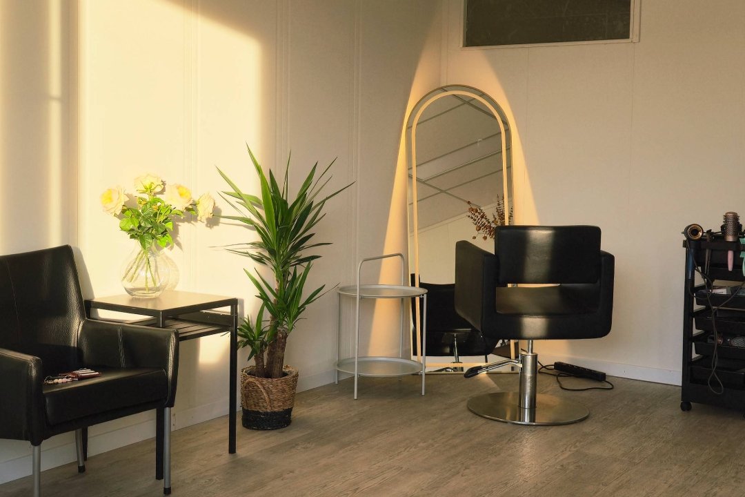 Beauty bar by Kamila Iv, Sloterdijk, Amsterdam