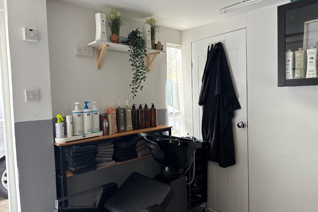 Bonna Salon, Hainault, London