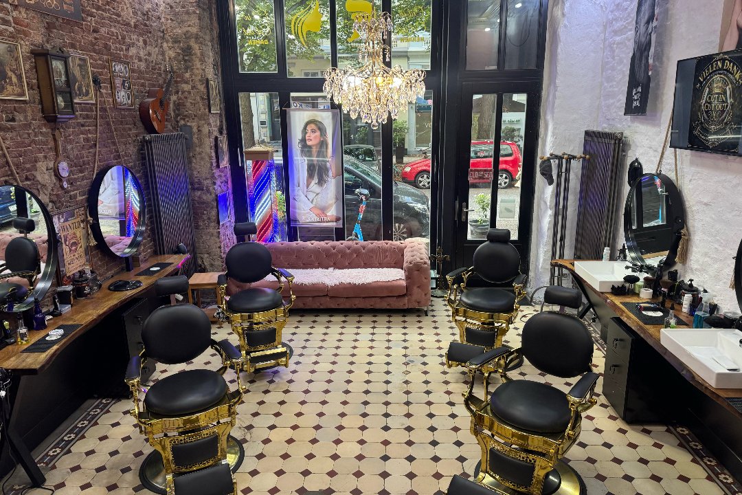 Cut In Cut Out – Friseur in Hamburg-Eimsbüttel, Eimsbüttel, Hamburg