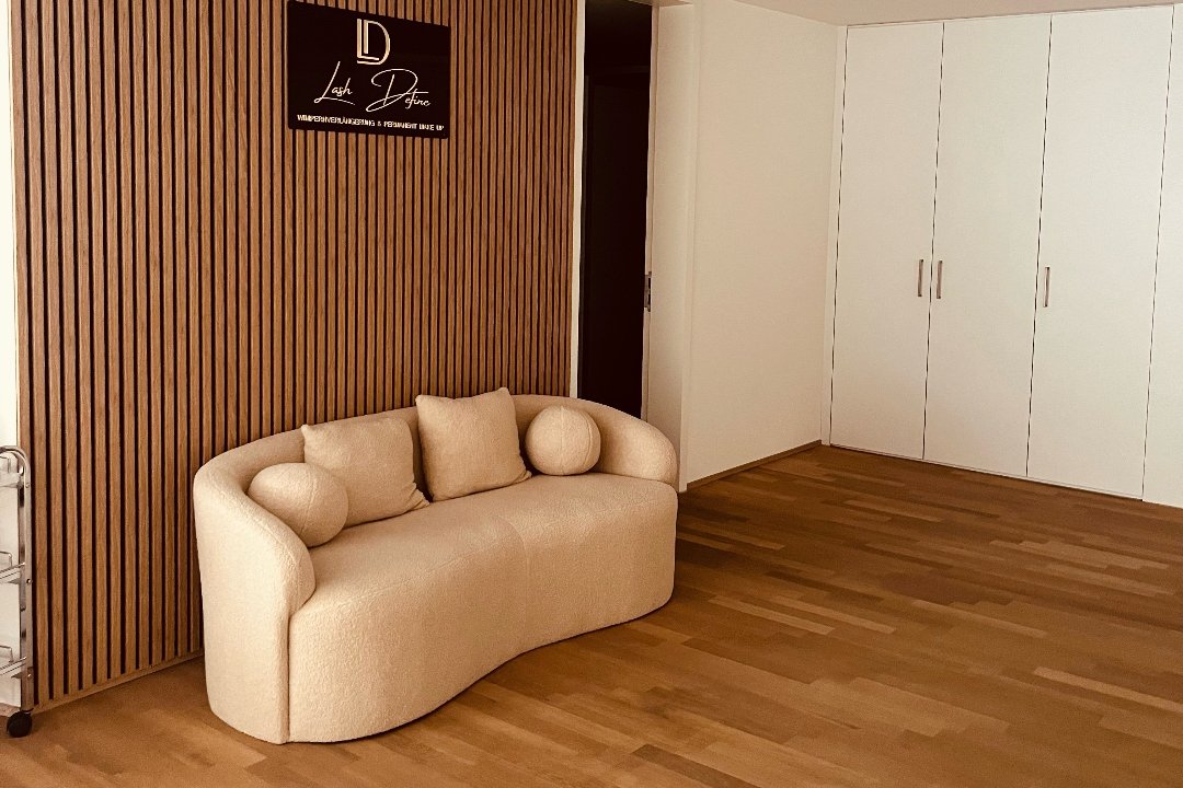Lashdefine, Zofingen