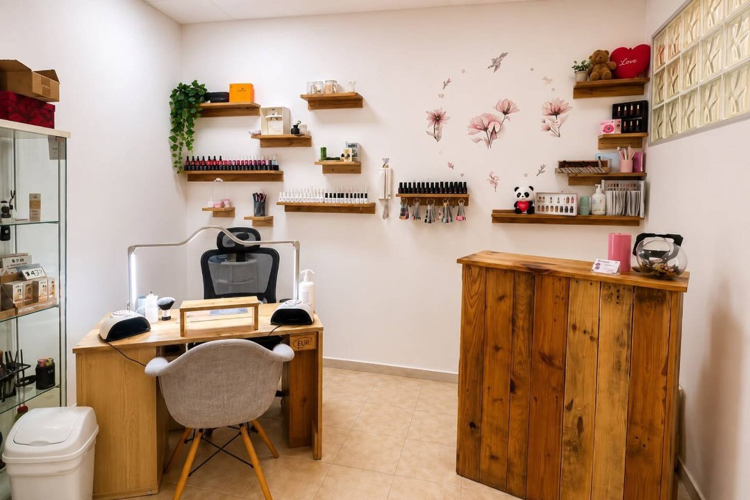 Nini Nails Salón de Belleza, Fuengirola