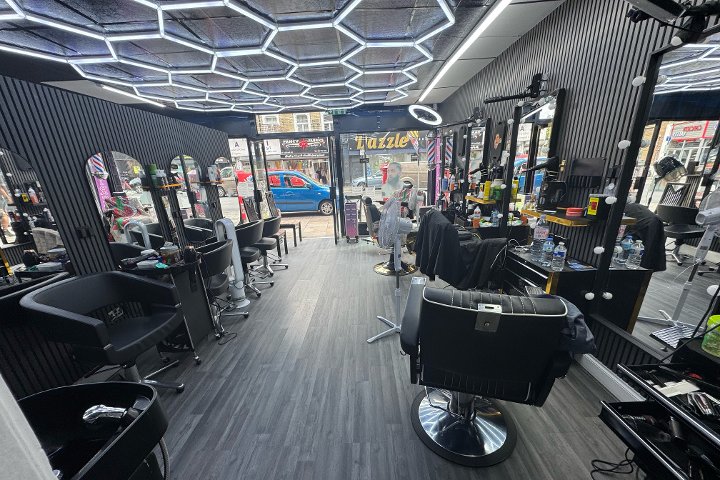 8k Barbers & Salon - Coiffure London - Photo de galerie - OneBooking
