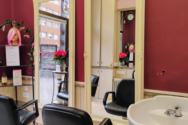 Kibele Perruquers Unisex - Barbier Lleida - Photo de galerie - OneBooking