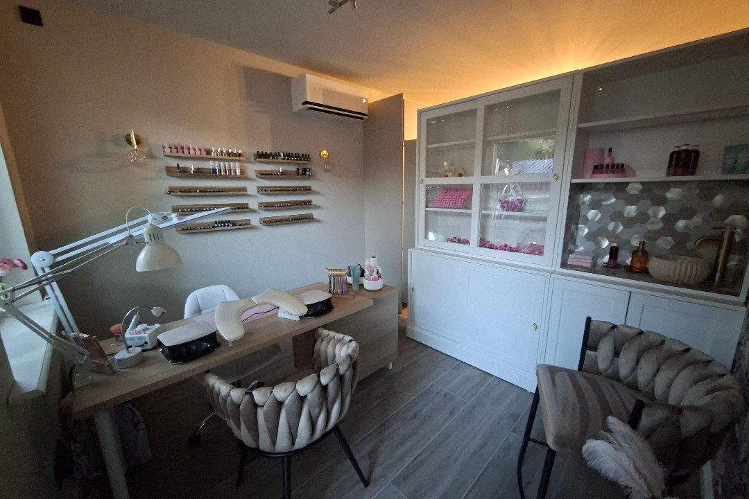 Nailboutique NK, Hellevoetsluis, Zuid-Holland