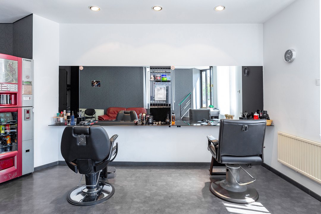 Herrenfriseur T2, 14. Bezirk, Wien