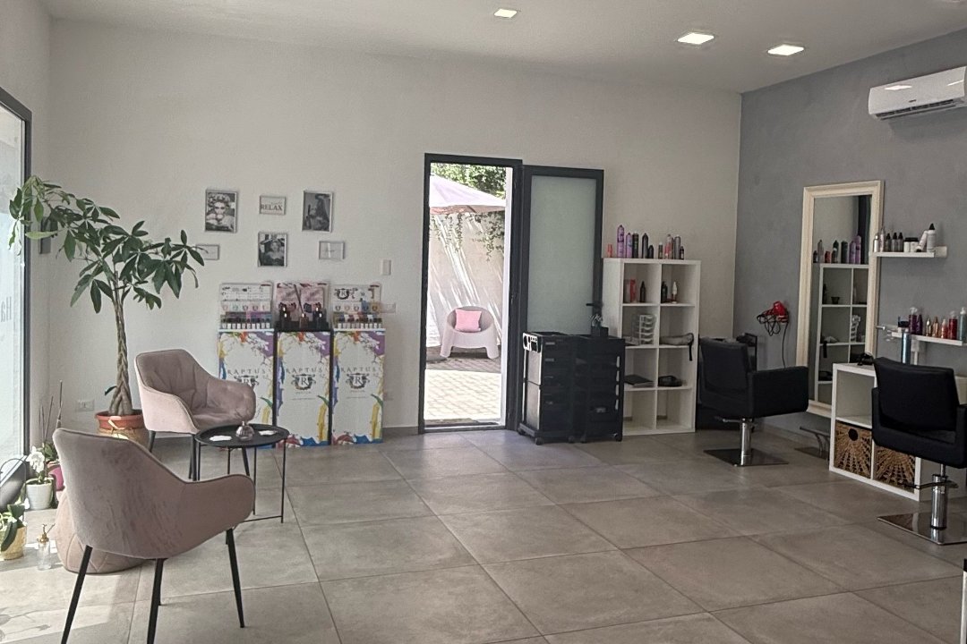 HairLove, Capoterra, Città metropolitana di Cagliari