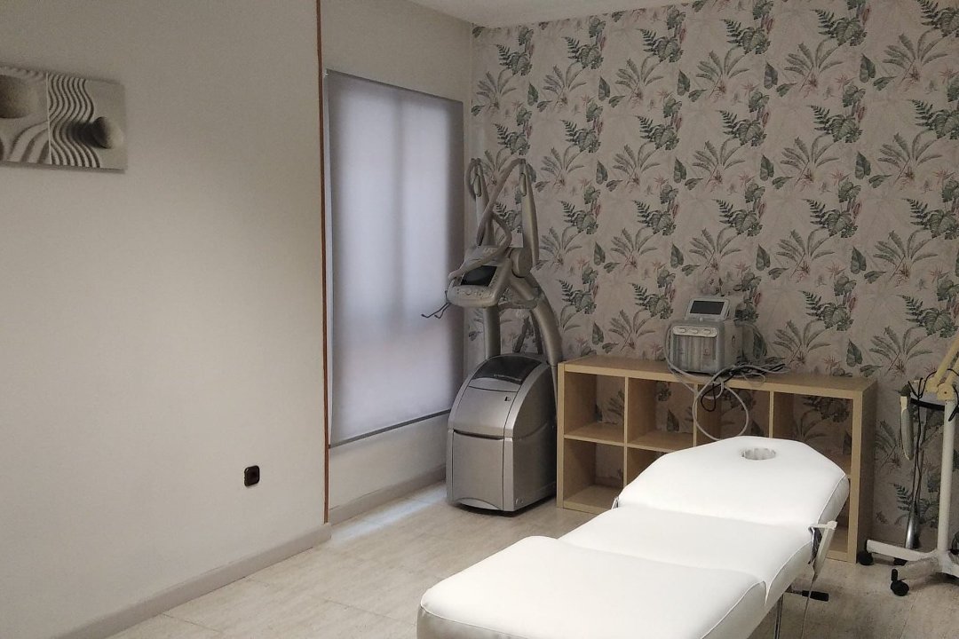 Academia 360 Peluquería y Estética, Bellús