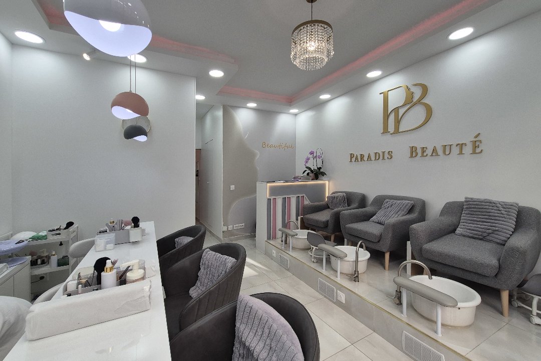 Paradis Beauté, Métro Liège, Paris