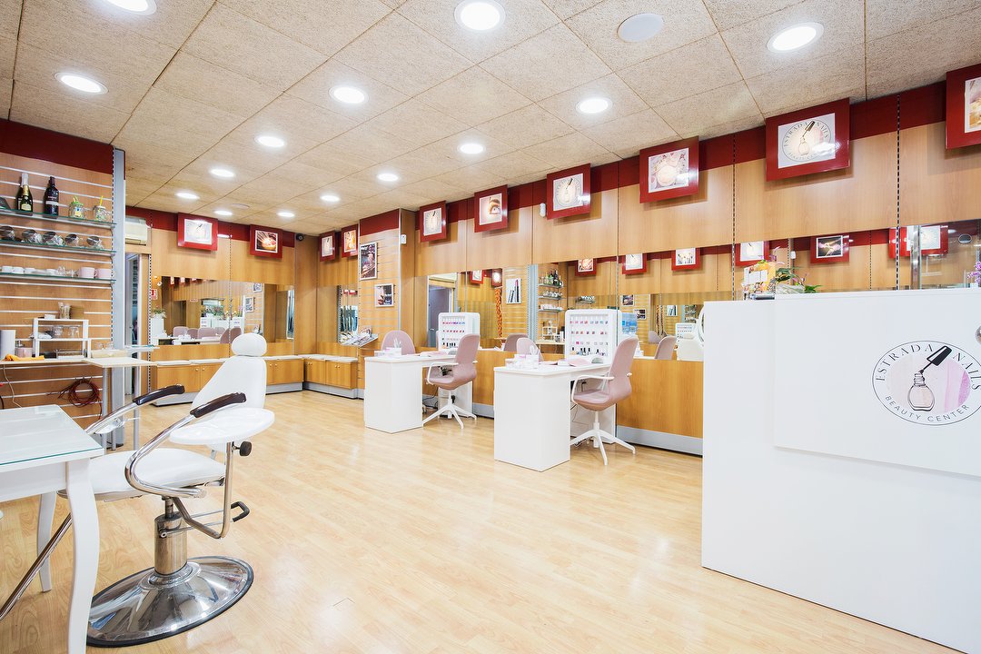 Estrada Nails Beauty Center, Plaça del Centre, Barcelona