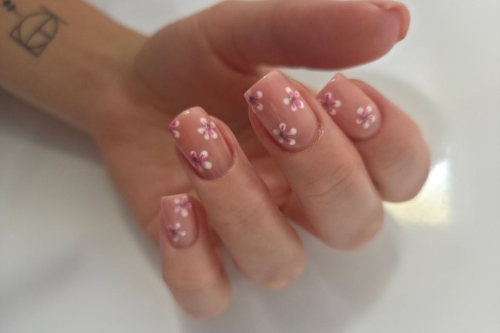 Bee You Nails - Onglerie Woolston - Photo de galerie - OneBooking