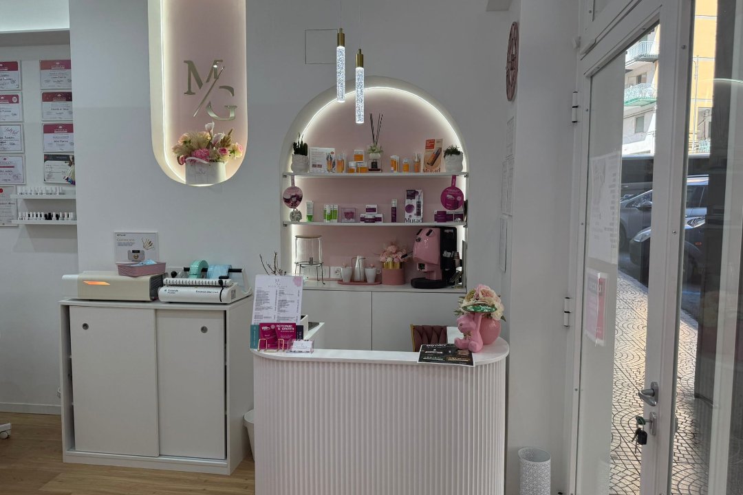 Megre Beaute, Colli Aminei, Napoli
