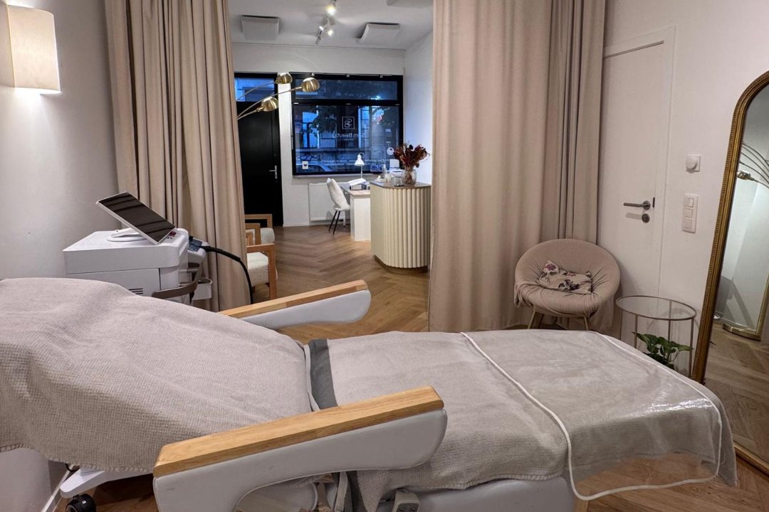 Nails_Tane by Sam Beauty Ixelles, Flagey-Malibran, Ixelles