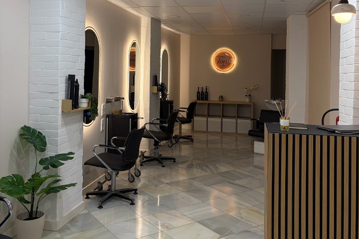 Peluquería Tony - Cádiz - Onglerie Cádiz - Photo de galerie - OneBooking