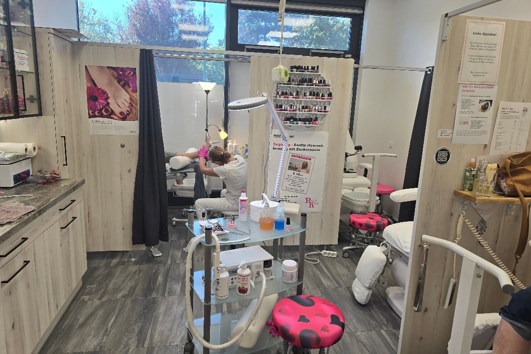 NR Nails & Beauty, Maria Enzersdorf, Wien und Umland