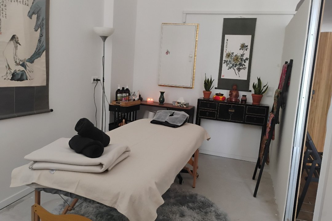 MANTRA Massage & Wellness, Niehl, Köln