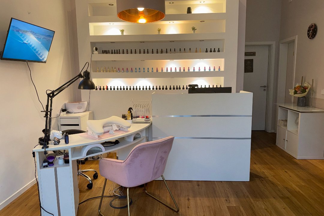 NP Nails by Lesia, Bayenthal, Köln