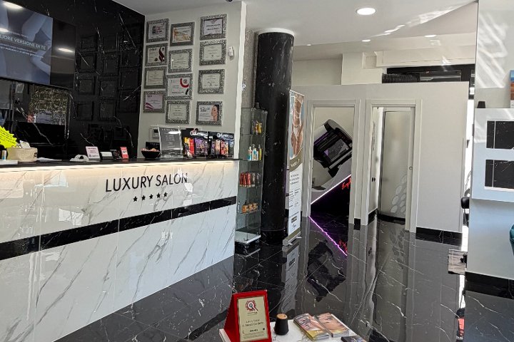 Luxury Salon - Torino