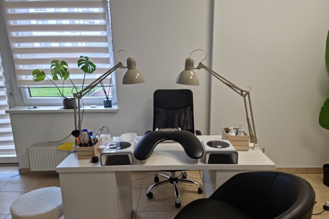 Amber Nails & Brows, Žveryno tiltas, Vilnius