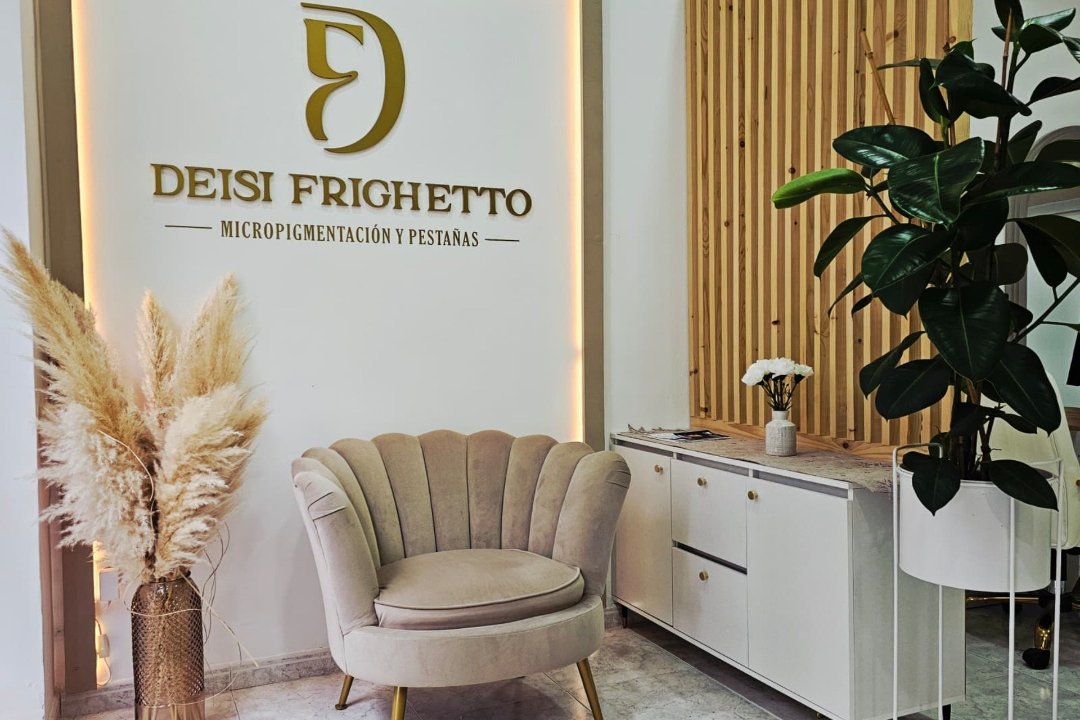 Deisi Frighetto Micropigmentación y Pestañas, Os Mallos, A Coruña