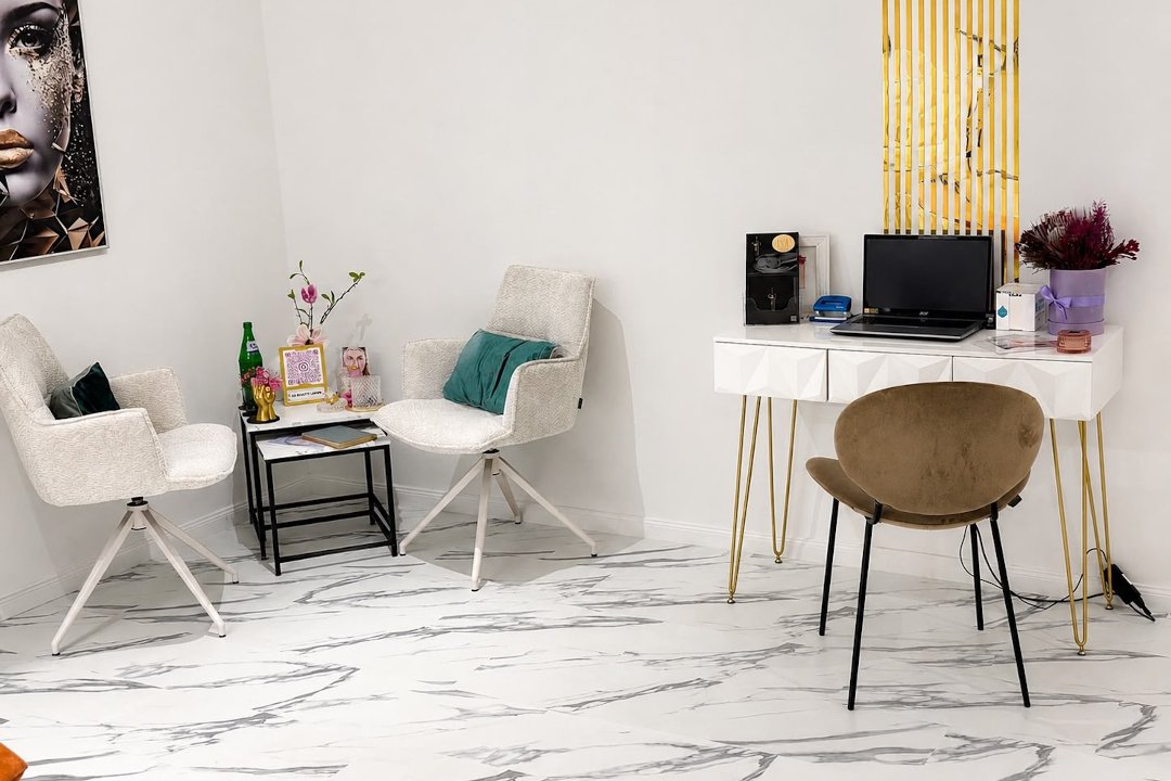 Permanent Make-Up – Stern, Schönau-Nord, Mannheim