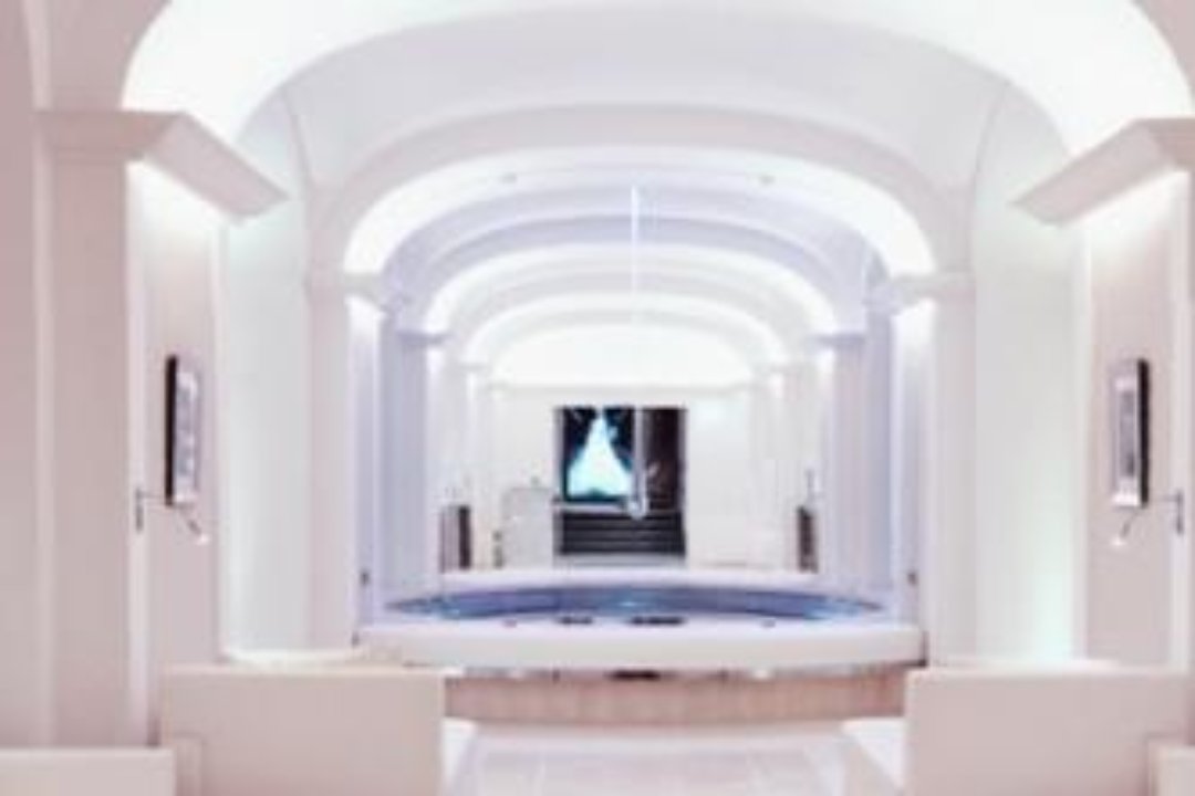 Dior Institut at the Plaza Athénée, Paris
