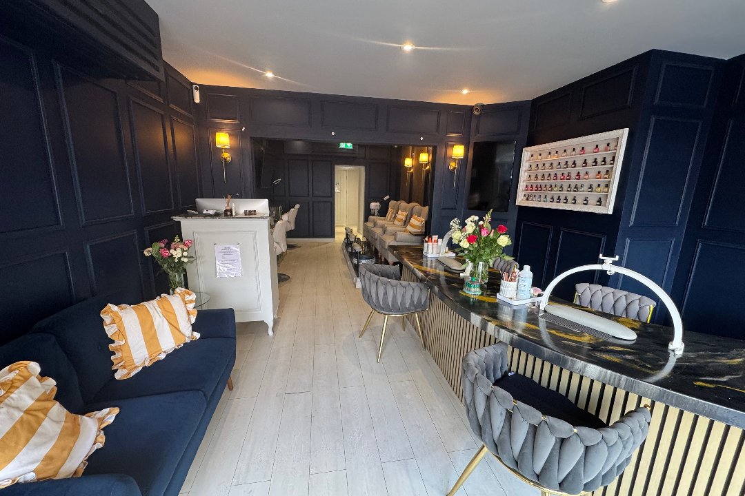 SHOW- Seraphic Haus of Wellness, Norbiton, London