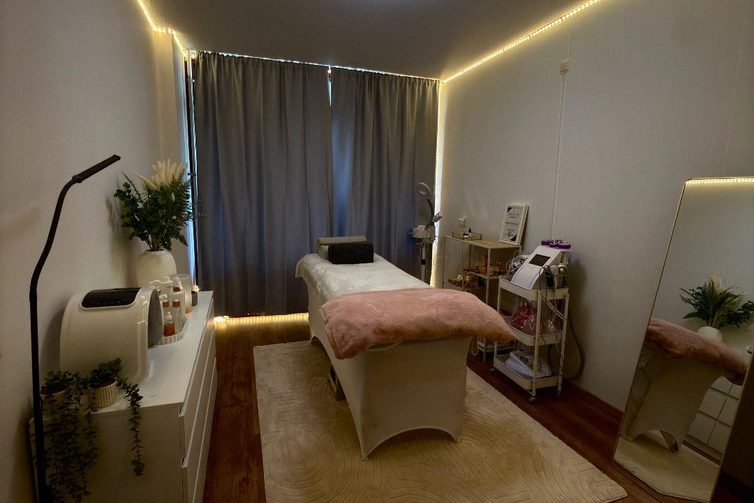 Bless Beauty Studio, Vijf Meiplein, Leiden