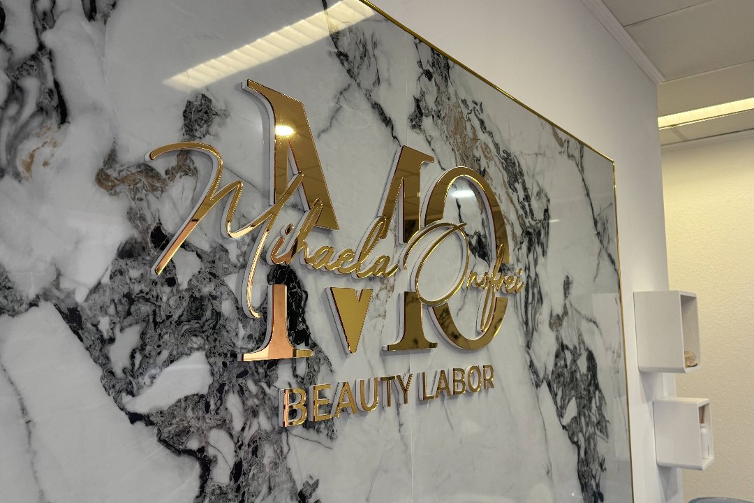 Beauty Labor by Mihaela Onofrei, 4. Bezirk Lend, Graz