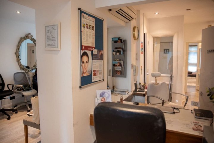 Tara Beauty School - Coiffure London - Photo de galerie - OneBooking