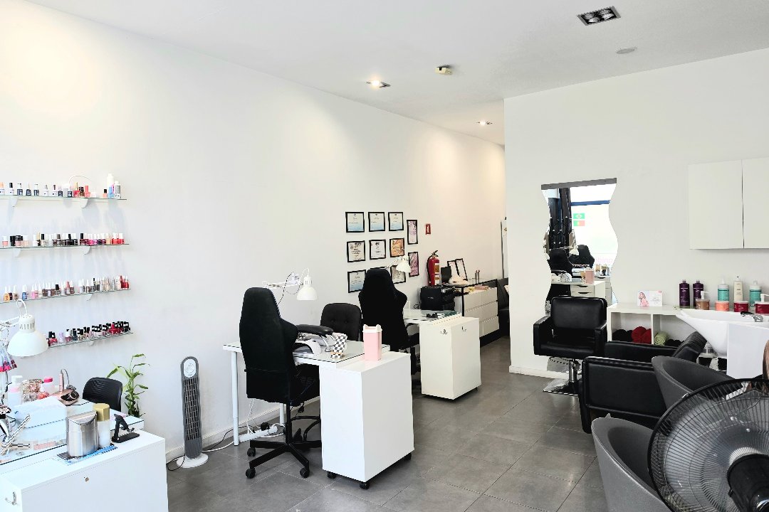 Ebina Silva Esteticista, Oporto