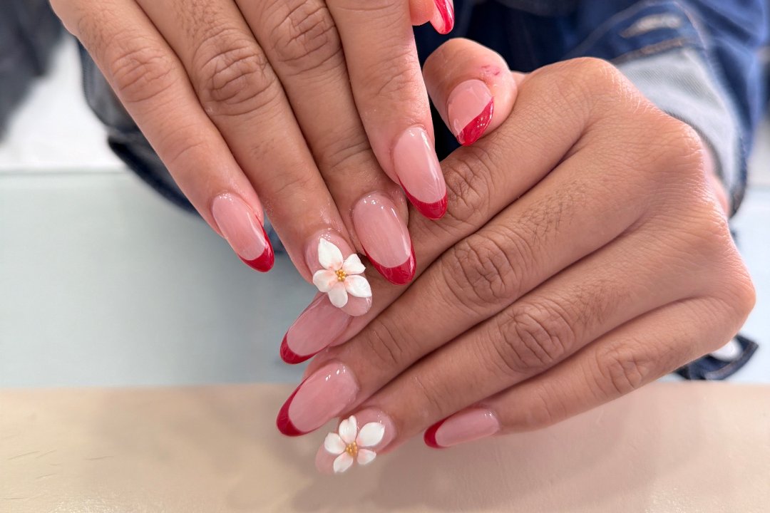 Nail Salon - Arte Romantica, Porpora, Milano