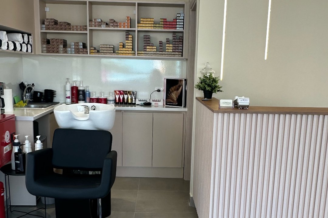 LORÉNA Hair Studio, Εύοσμος, Περιφερειακή Ενότητα Θεσσαλονίκης