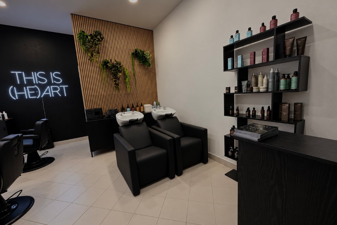 He Art Barber, Terracina, Lazio