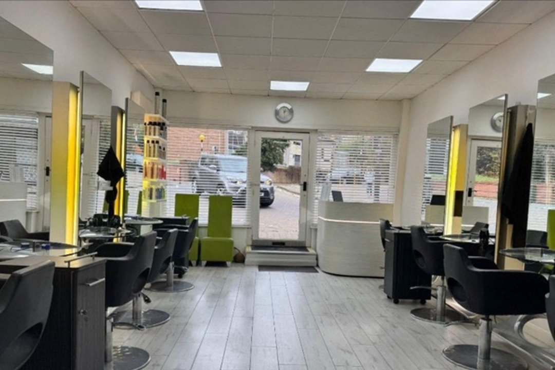 Laurenfisherhair, Worcester
