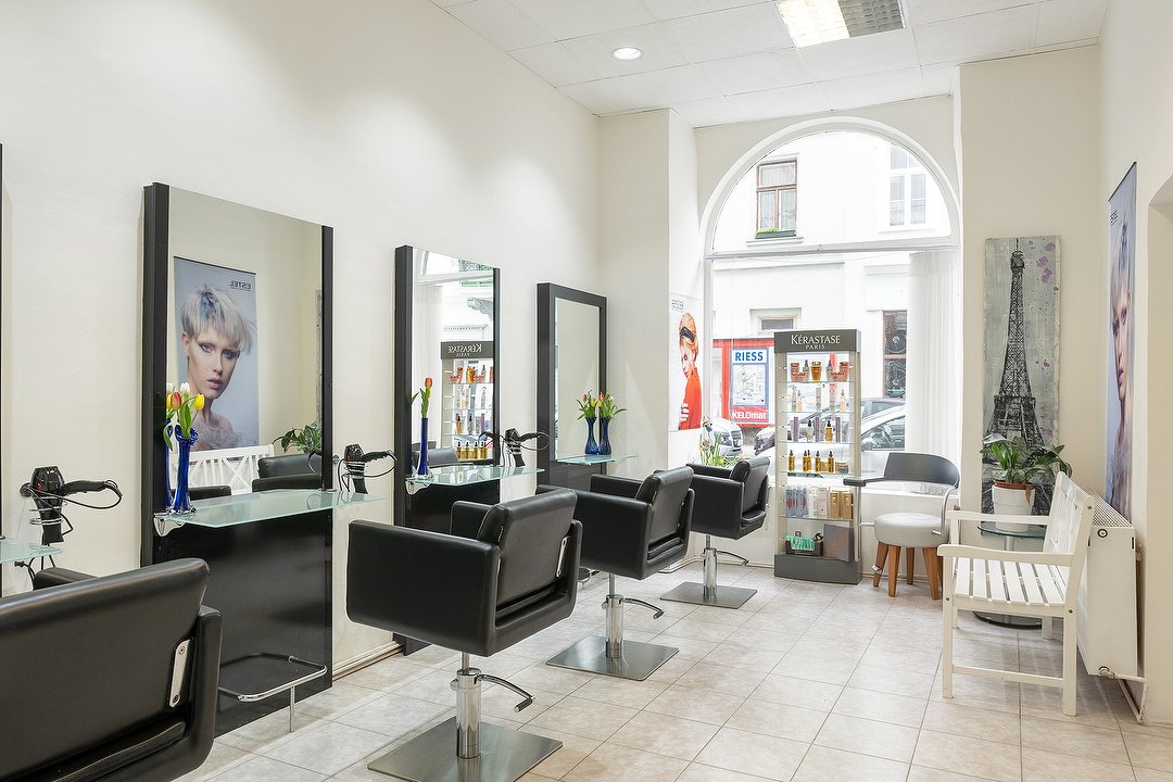 Up To Date Hair Styling, Make Up & Beauty, 2. Bezirk, Wien