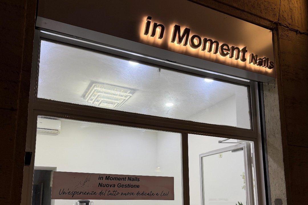 in moment Nails, Viale Montenero, Milano