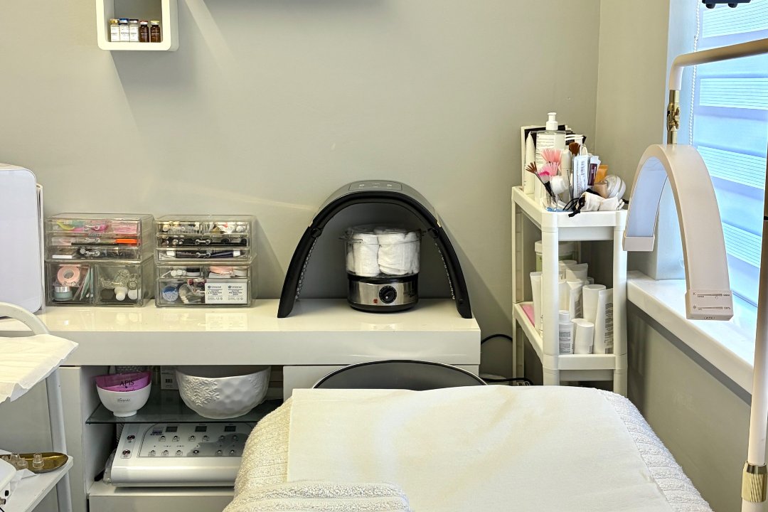 Ladies Beauty Room, Upton Park, London
